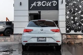 سيات ليون 2020 أبيض مستعملة للبيع