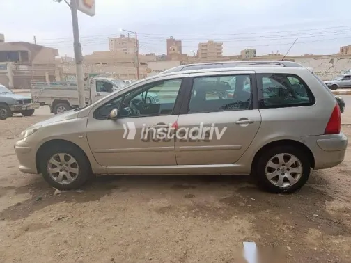 Peugeot 307 2007 Silver Used for Sale - 3