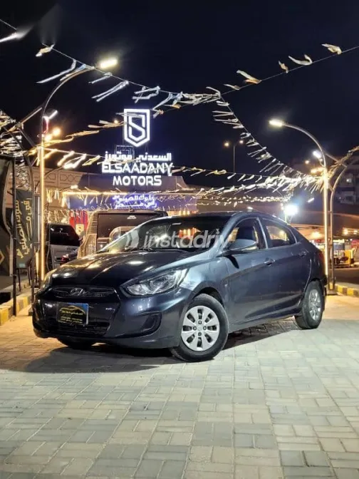 هيونداي اكسنت 2012 رمادي مستعملة للبيع - 3