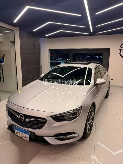 اوبل أنسيجنيا 2019 فضي مستعملة للبيع - 3