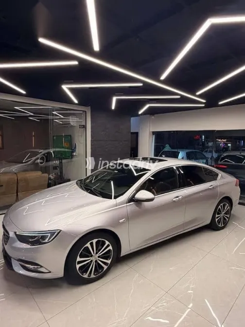 اوبل أنسيجنيا 2019 فضي مستعملة للبيع - 4