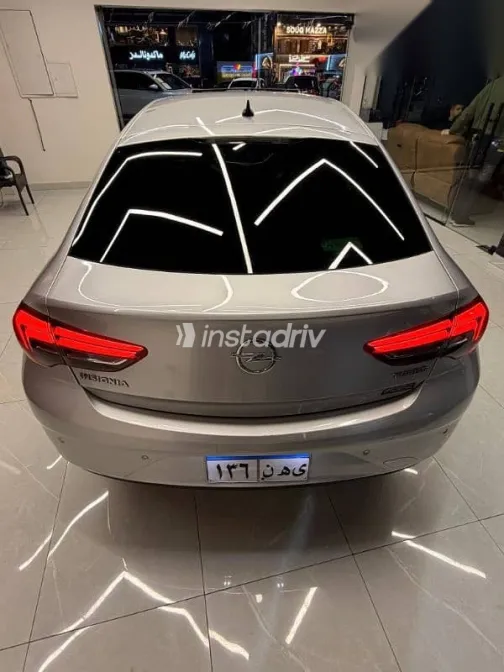 اوبل أنسيجنيا 2019 فضي مستعملة للبيع - 5