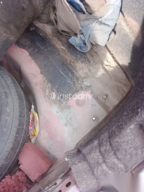 Kia Rio 2001 Red Used for Sale - 8