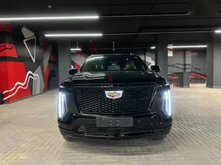 كاديلاك اسكاليد 2025 أسود جديدة للبيع