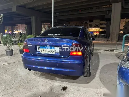 اوبل فيكترا 1996 أزرق غامق مستعملة للبيع - 2