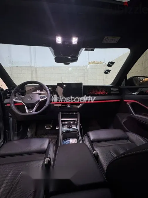 Volkswagen Tiguan 2024 White Used for Sale - 3