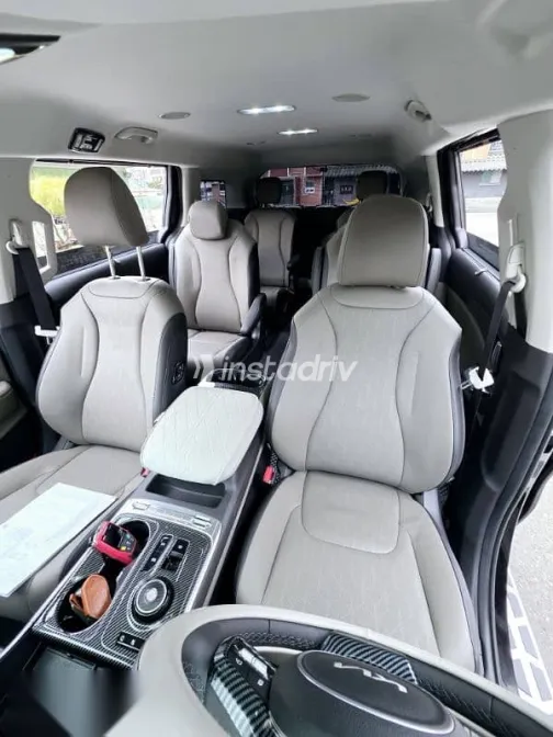 كيا كارنفال 2025 أسود جديدة للبيع - 5