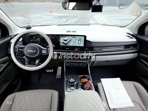 كيا كارنفال 2025 أسود جديدة للبيع - 6