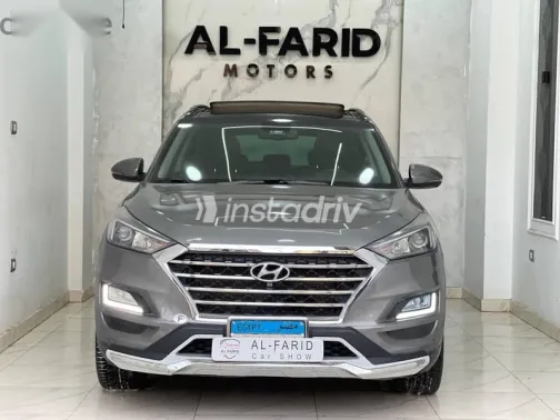 هيونداي توسان 2019 رمادي مستعملة للبيع - 1