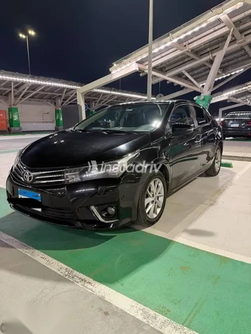 تويوتا كورولا 2014 أسود مستعملة للبيع - 1