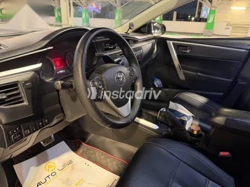 تويوتا كورولا 2014 أسود مستعملة للبيع - 4