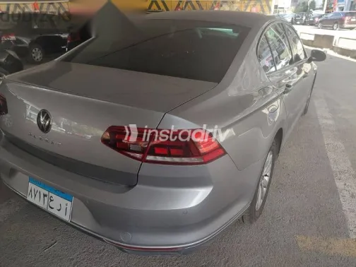 فولكس فاغن باسات 2022 فضي مستعملة للبيع - 3