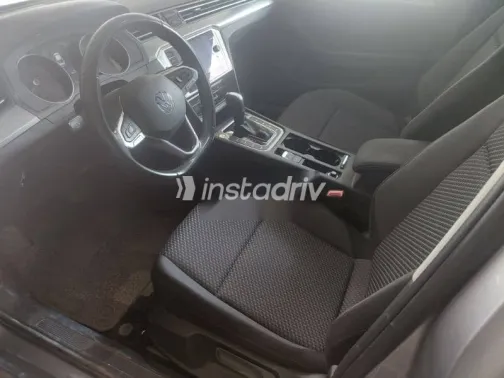 فولكس فاغن باسات 2022 فضي مستعملة للبيع - 5