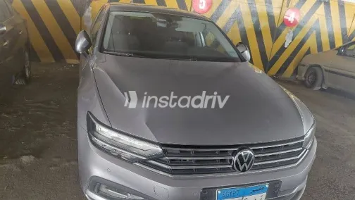 فولكس فاغن باسات 2022 فضي مستعملة للبيع - 8