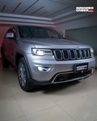جيب جراند شيروكي 2021 أبيض مستعملة للبيع