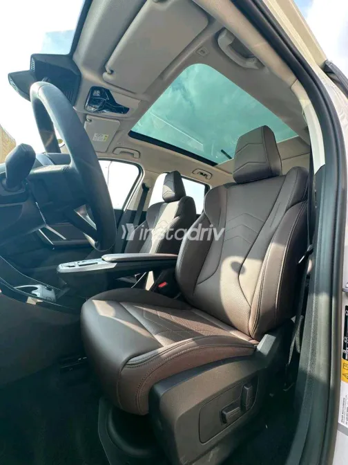 BMW IX1 2025 White Used for Sale - 4