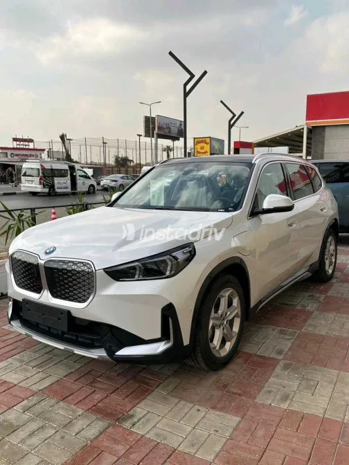 BMW IX1 2025 White Used for Sale - 5