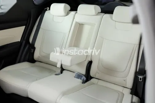 هيونداي توسان 2025 أبيض جديدة للبيع - 5