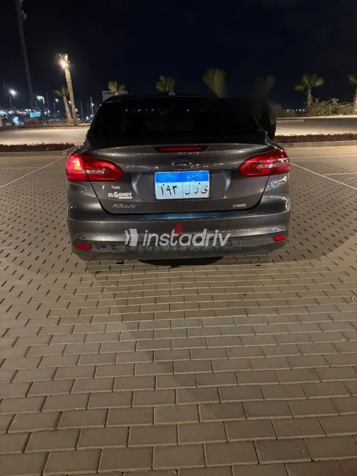Ford Focus 2016 Gray Used for Sale - 2