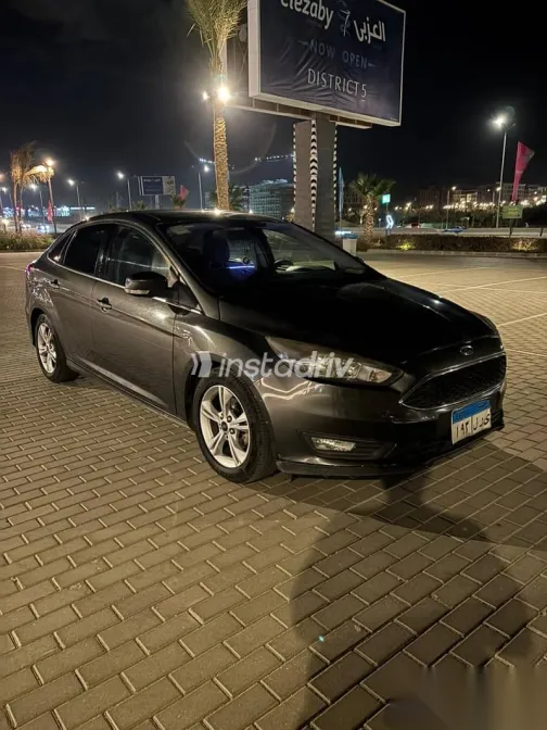 Ford Focus 2016 Gray Used for Sale - 9