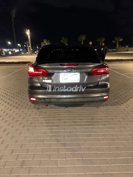 Ford Focus 2016 Gray Used for Sale - 10