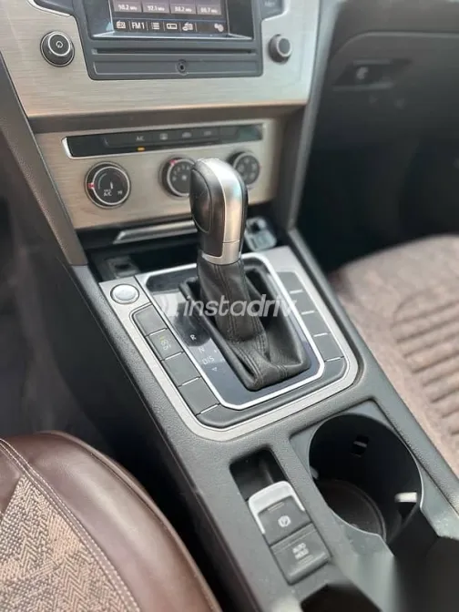 فولكس فاغن باسات 2017 بيج مستعملة للبيع - 8