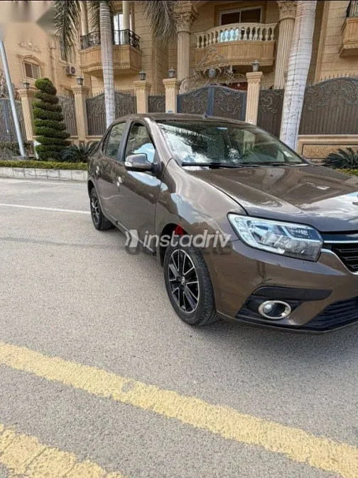 رينو لوجان 2022 بني مستعملة للبيع - 4