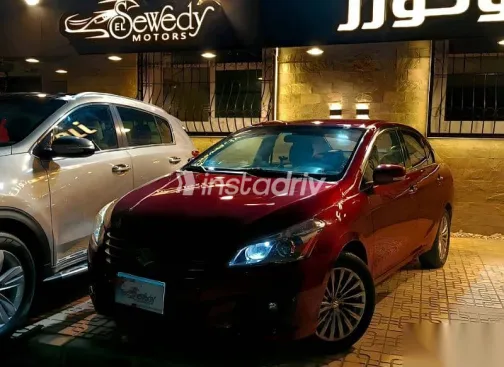 سوزوكى سياز 2016 أحمر مستعملة للبيع - 2