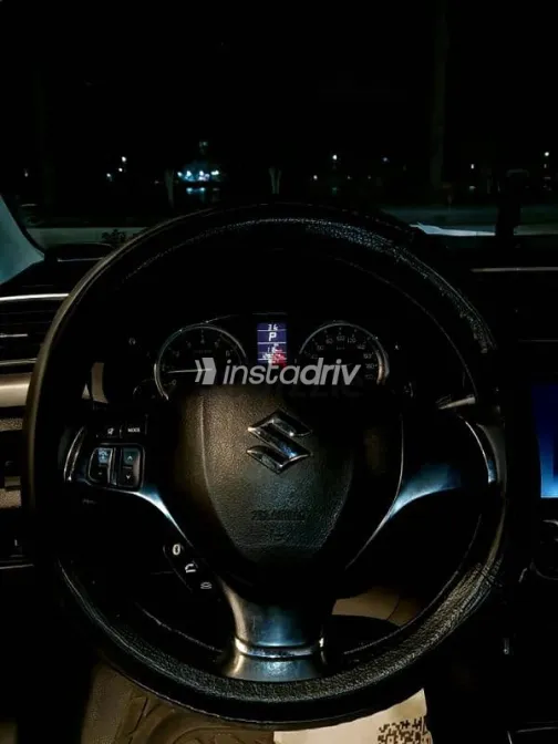 سوزوكى سياز 2016 أحمر مستعملة للبيع - 3