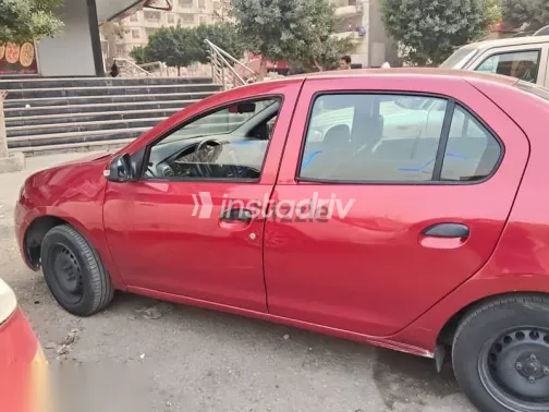 Renault Logan 2017 Red Used for Sale - 2