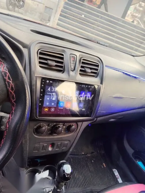 Renault Logan 2017 Red Used for Sale - 5