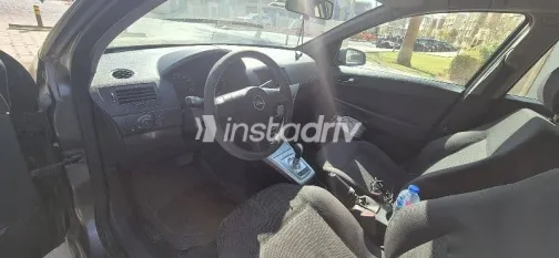 اوبل أسترا 2009 رمادي مستعملة للبيع - 3