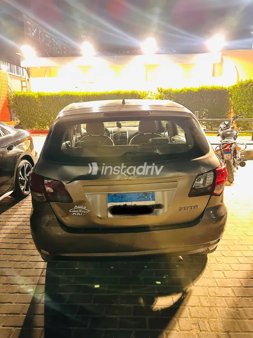 سينوفا A1 2015 أبيض مستعملة للبيع - 7