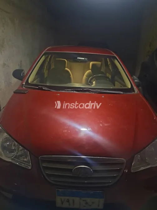 هيونداي إلنترا 2010 أحمر مستعملة للبيع - 1