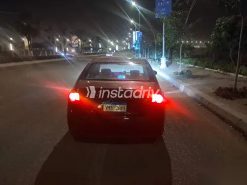 هيونداي إلنترا 2010 أحمر مستعملة للبيع - 3