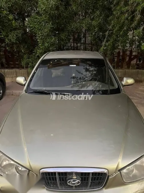 هيونداي افانتي 2000 ذهبي مستعملة للبيع - 6