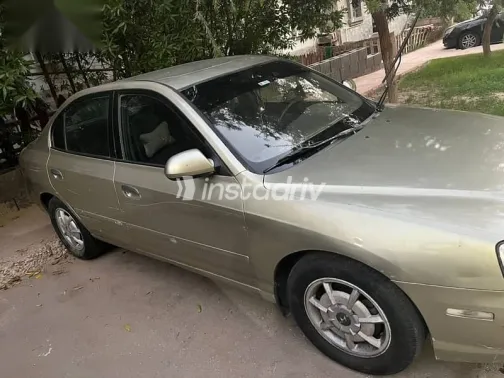 هيونداي افانتي 2000 ذهبي مستعملة للبيع - 7