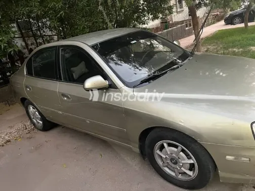 Hyundai Avante 2000 Gold Used for Sale - 4