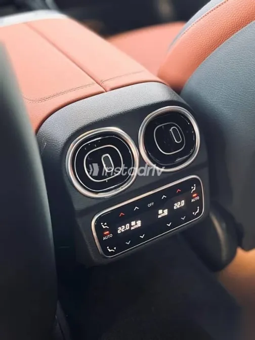 مرسيدس C 180 2025 أسود جديدة للبيع - 6