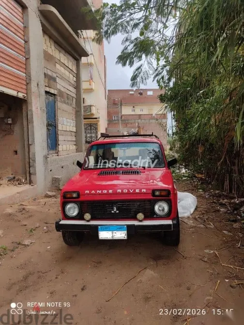 لادا نيفا 1983 أحمر مستعملة للبيع - 1