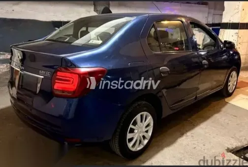 رينو لوجان 2018 أزرق غامق مستعملة للبيع - 2