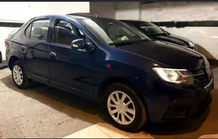 رينو لوجان 2018 أزرق غامق مستعملة للبيع