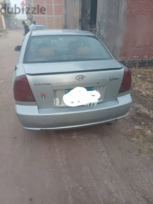هيونداي فيرنا 2007 رمادي مستعملة للبيع - 1