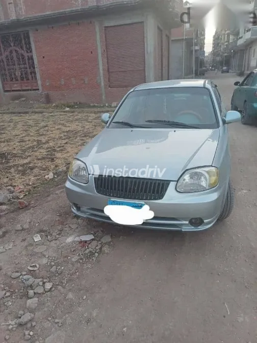 هيونداي فيرنا 2007 رمادي مستعملة للبيع - 2