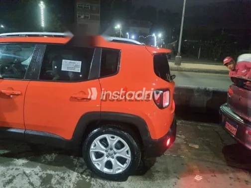 جيب رينيجيد 2016 برتقالي مستعملة للبيع - 1
