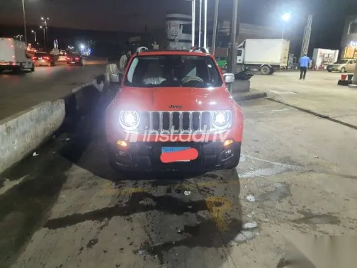 جيب رينيجيد 2016 برتقالي مستعملة للبيع - 3