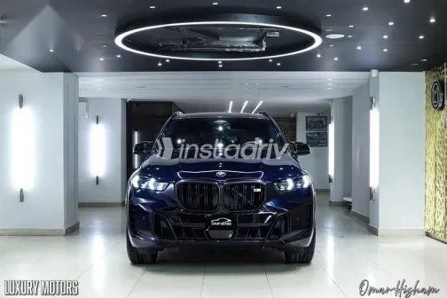 بي ام دبليو X5 2025 أزرق غامق جديدة للبيع - 2