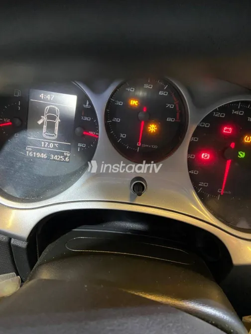 سيات ليون 2012 أبيض مستعملة للبيع - 5