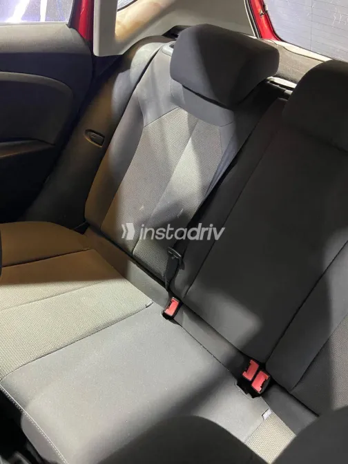 سيات ليون 2012 أبيض مستعملة للبيع - 6