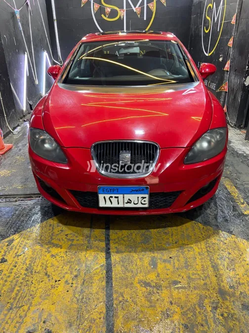 سيات ليون 2012 أبيض مستعملة للبيع - 9